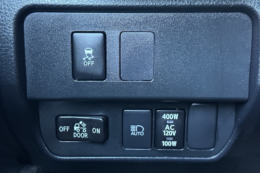 Thumbnail: 2023 Toyota Tacoma - 32