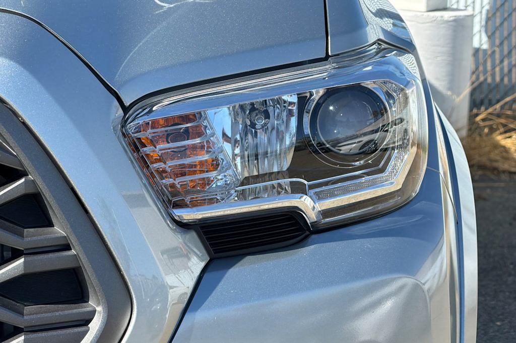 Thumbnail: 2023 Toyota Tacoma - 15