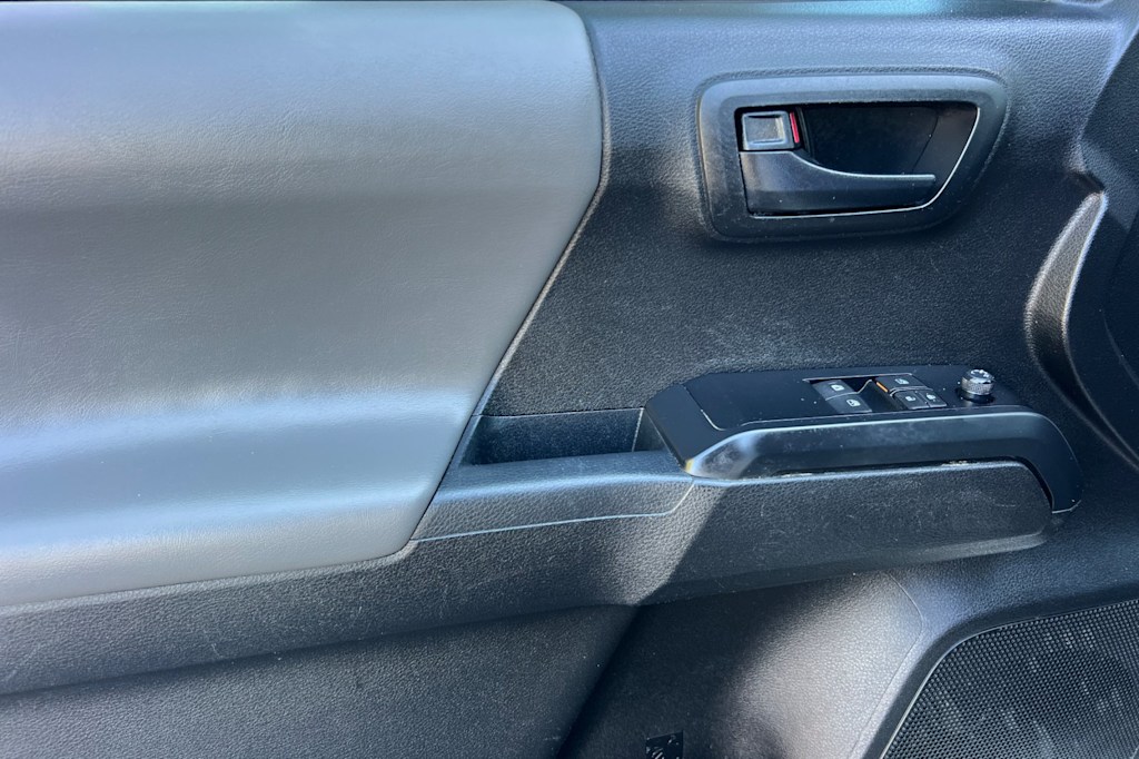 Thumbnail: 2023 Toyota Tacoma - 19