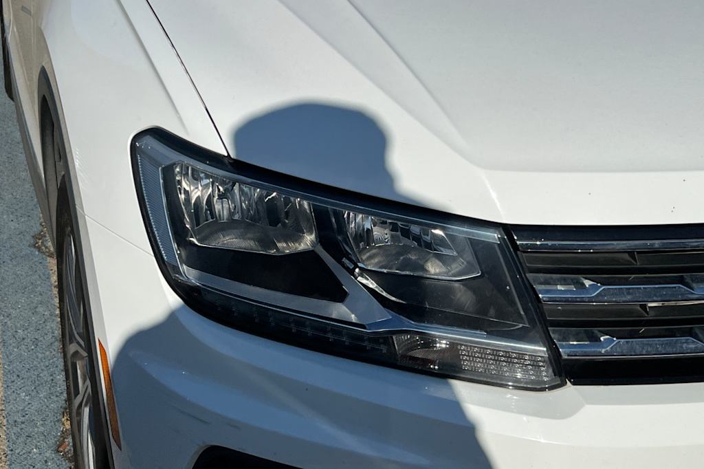 Thumbnail: 2020 Volkswagen Tiguan - 15