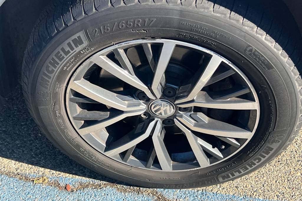 Thumbnail: 2020 Volkswagen Tiguan - 16