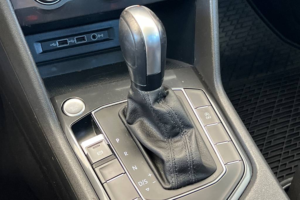 Thumbnail: 2020 Volkswagen Tiguan - 13