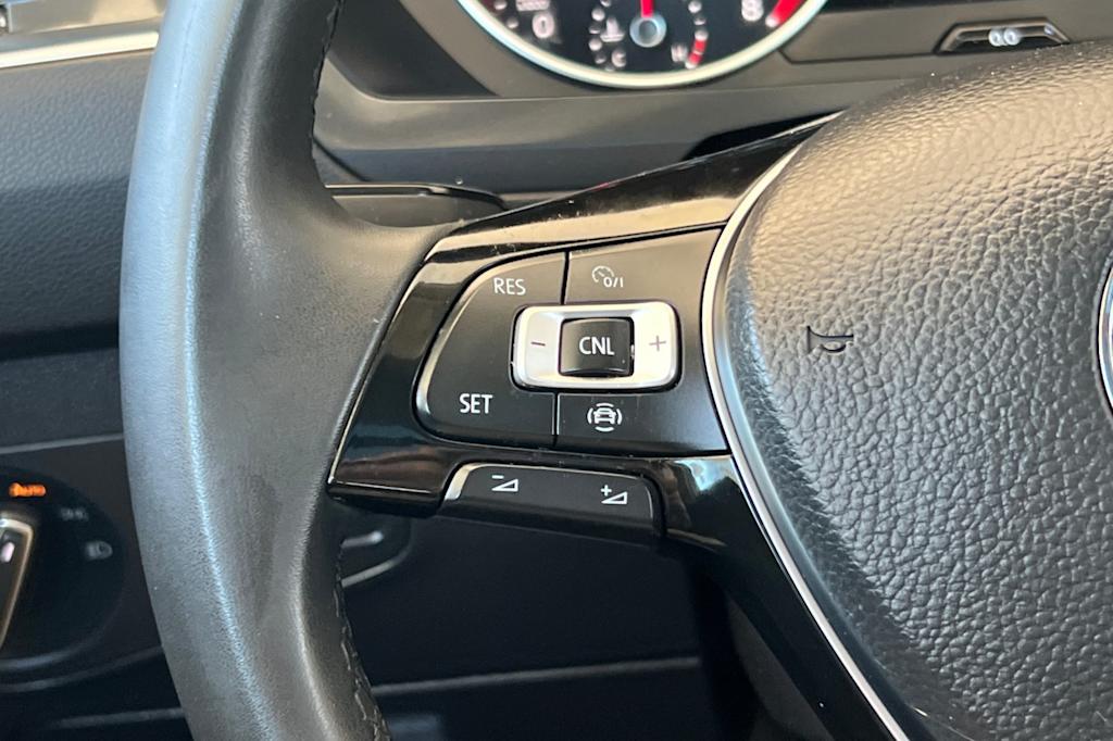 Thumbnail: 2020 Volkswagen Tiguan - 30