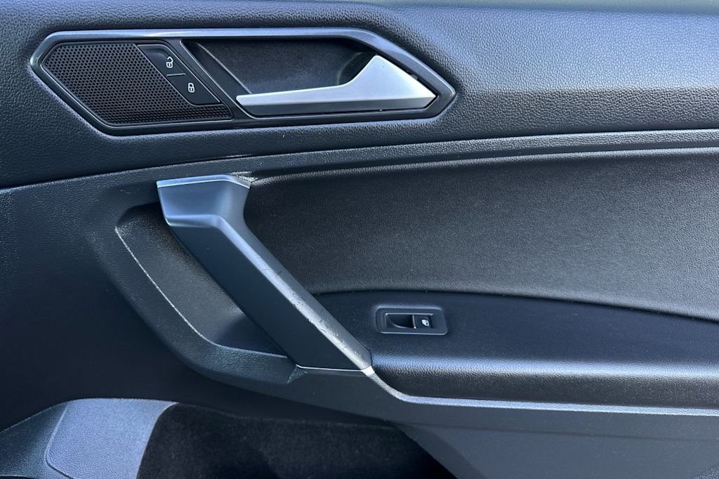 Thumbnail: 2018 Volkswagen Tiguan - 26