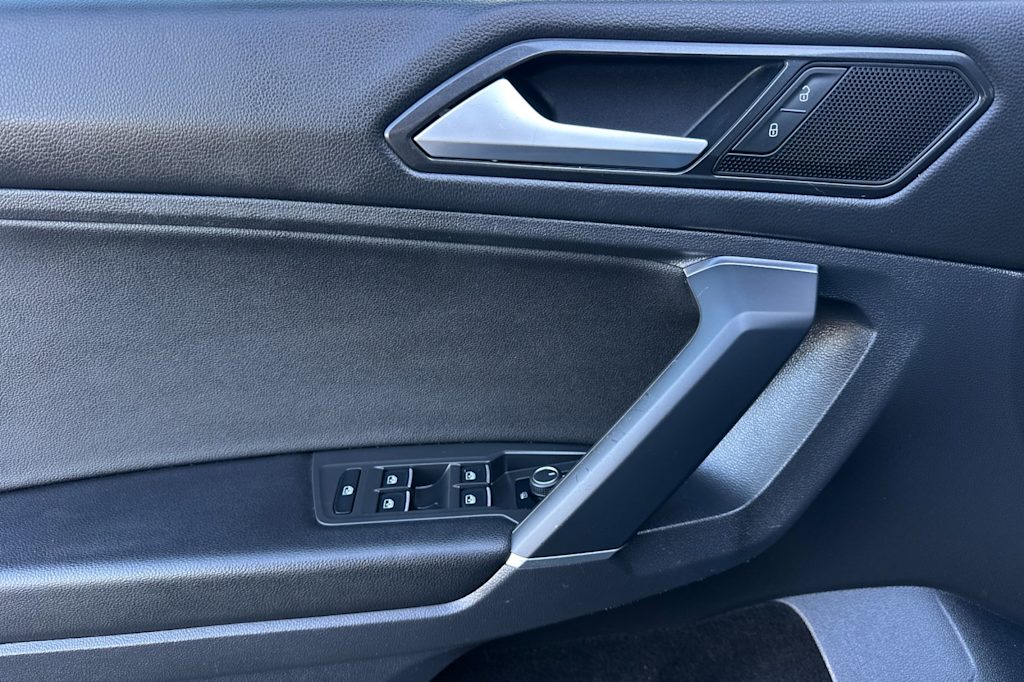 Thumbnail: 2018 Volkswagen Tiguan - 22