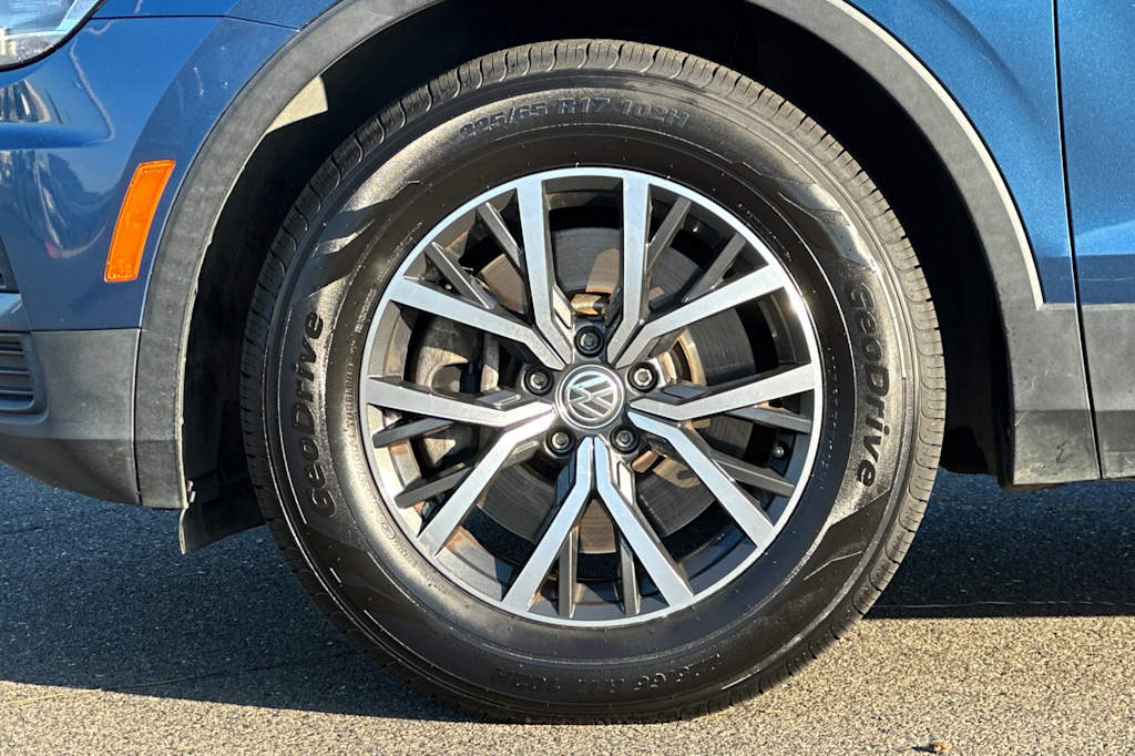 Thumbnail: 2018 Volkswagen Tiguan - 8