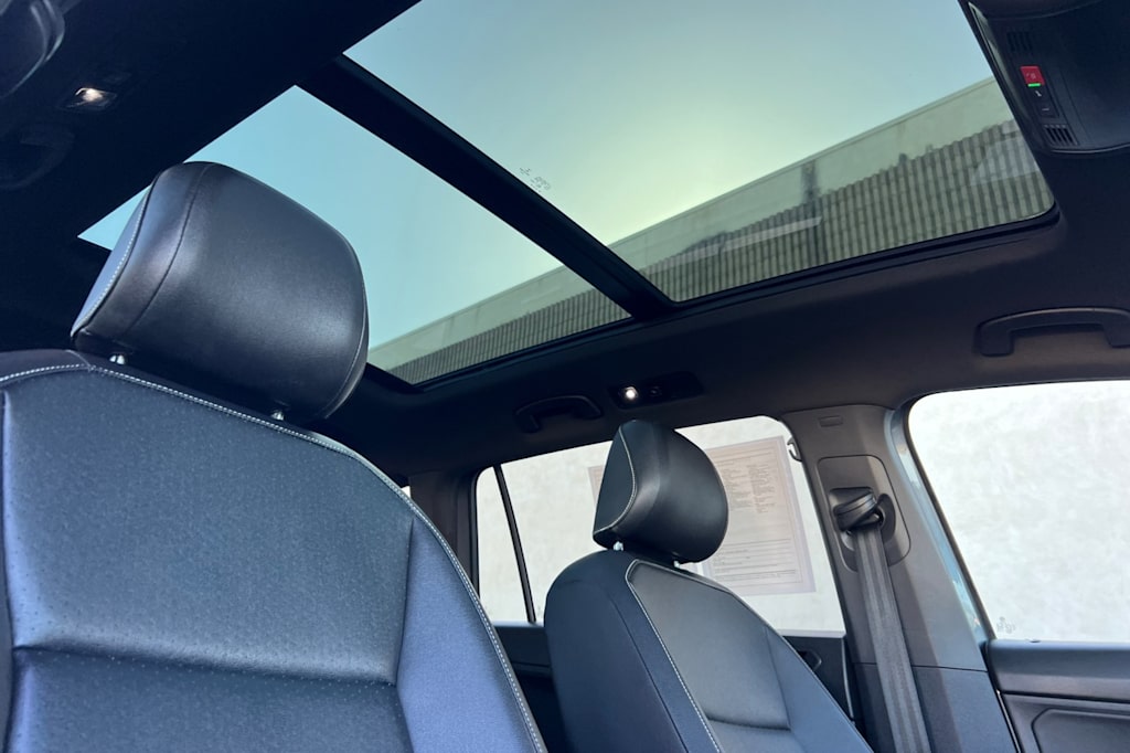 Thumbnail: 2021 Volkswagen Tiguan - 24