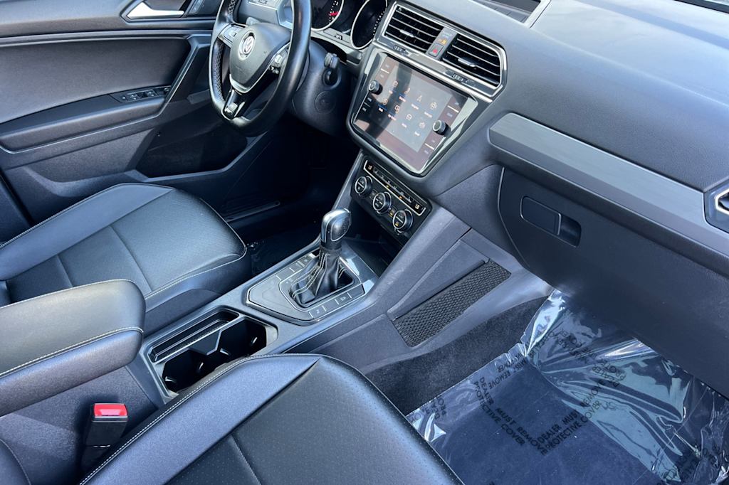Thumbnail: 2021 Volkswagen Tiguan - 12
