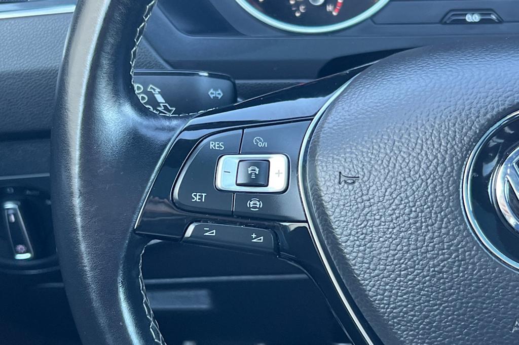 Thumbnail: 2021 Volkswagen Tiguan - 30