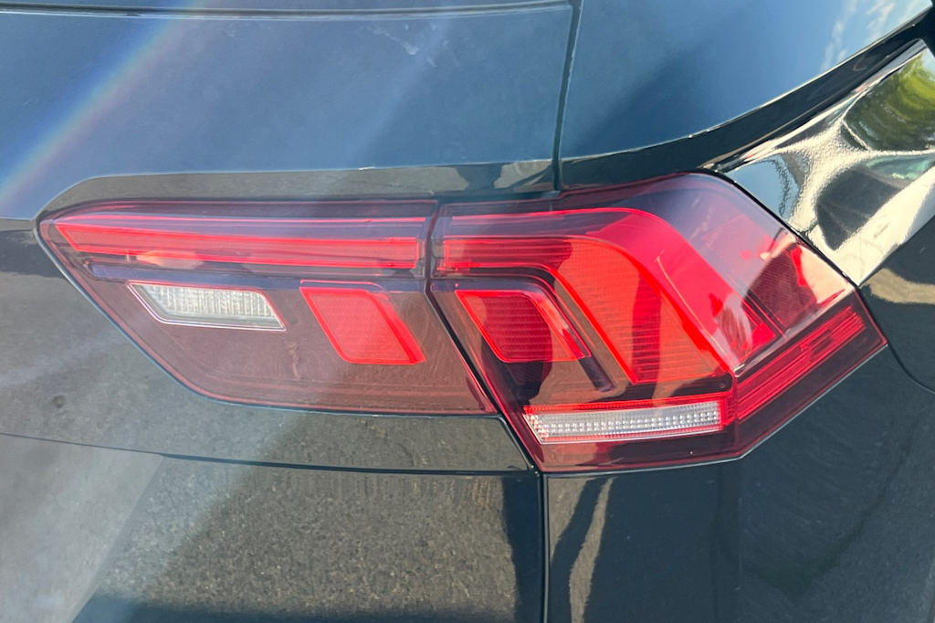 Thumbnail: 2022 Volkswagen Tiguan - 19
