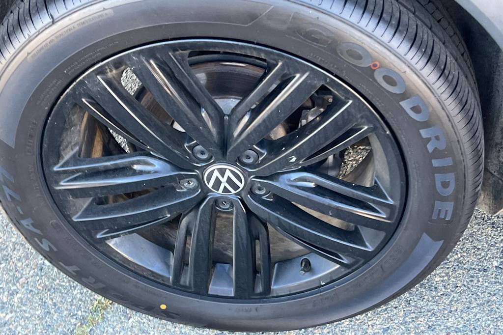 Thumbnail: 2022 Volkswagen Tiguan - 18