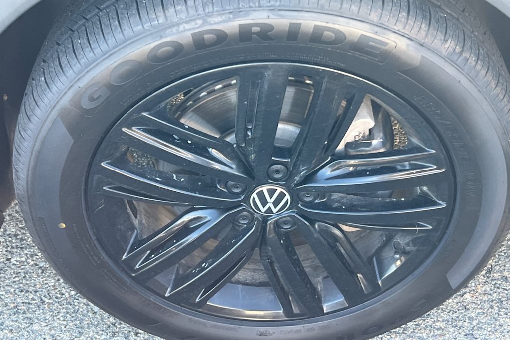 Thumbnail: 2022 Volkswagen Tiguan - 16