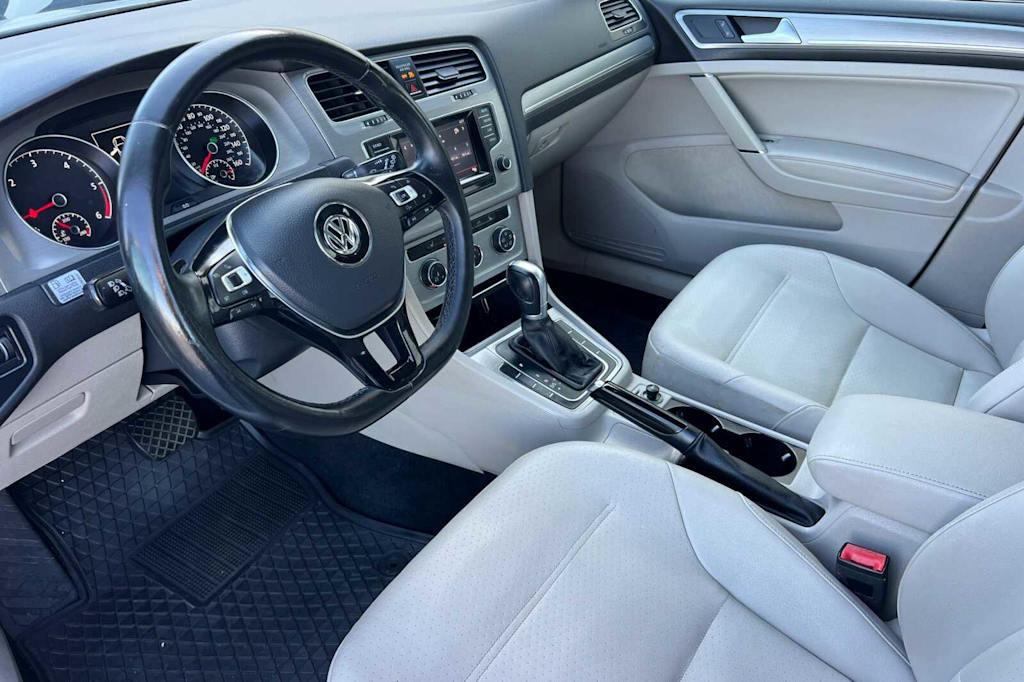 Thumbnail: 2015 Volkswagen Golf - 8