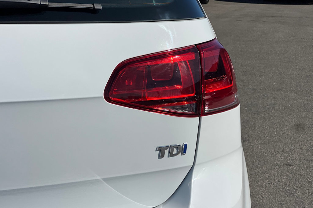 Thumbnail: 2015 Volkswagen Golf - 29