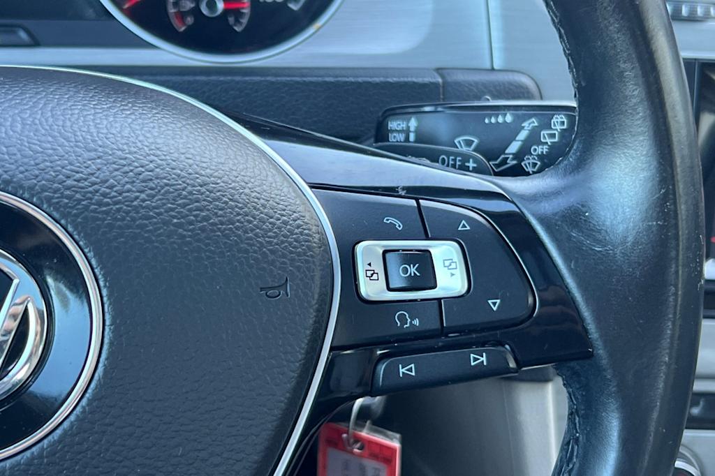 Thumbnail: 2015 Volkswagen Golf - 28