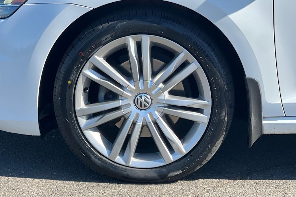 Thumbnail: 2015 Volkswagen Golf - 7