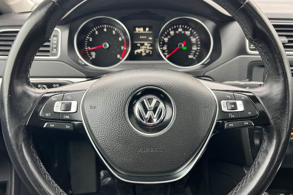 Thumbnail: 2016 Volkswagen Jetta - 25