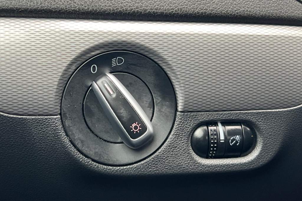 Thumbnail: 2016 Volkswagen Jetta - 29