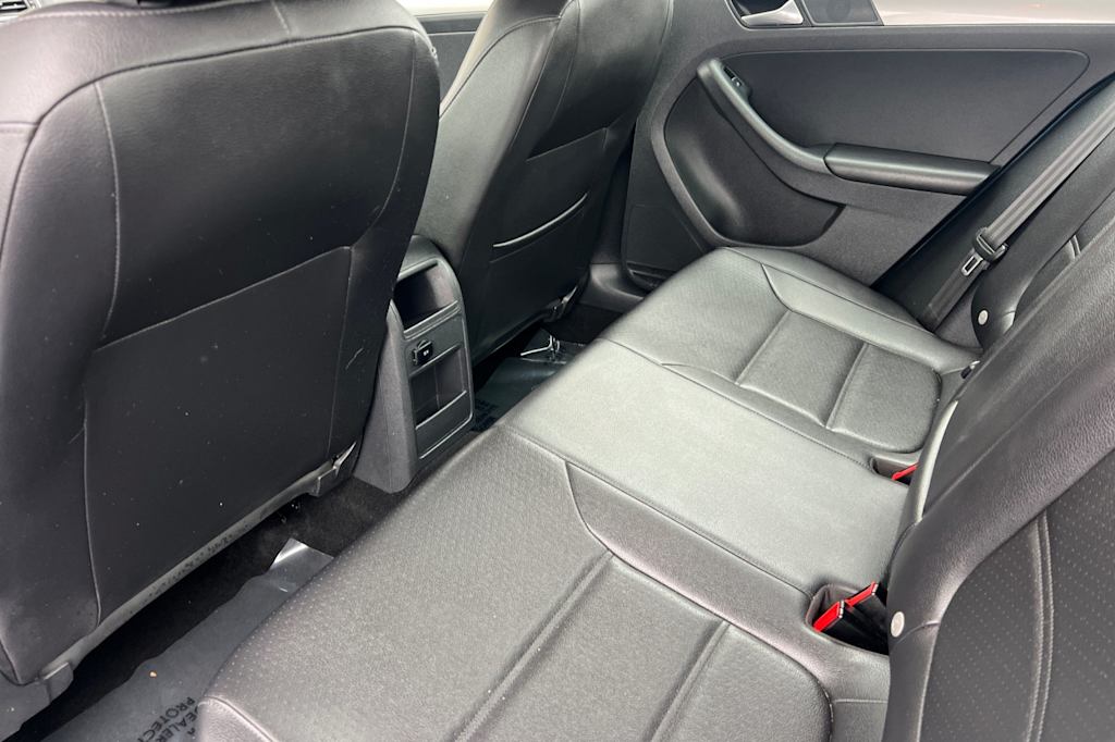 Thumbnail: 2016 Volkswagen Jetta - 9