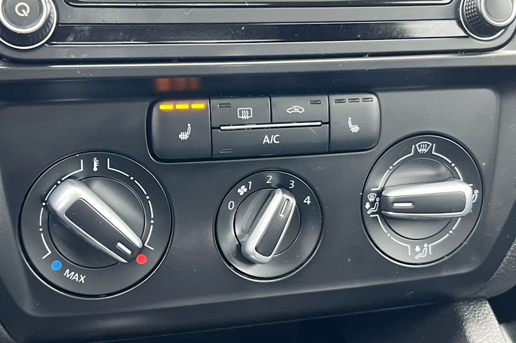 Thumbnail: 2016 Volkswagen Jetta - 23