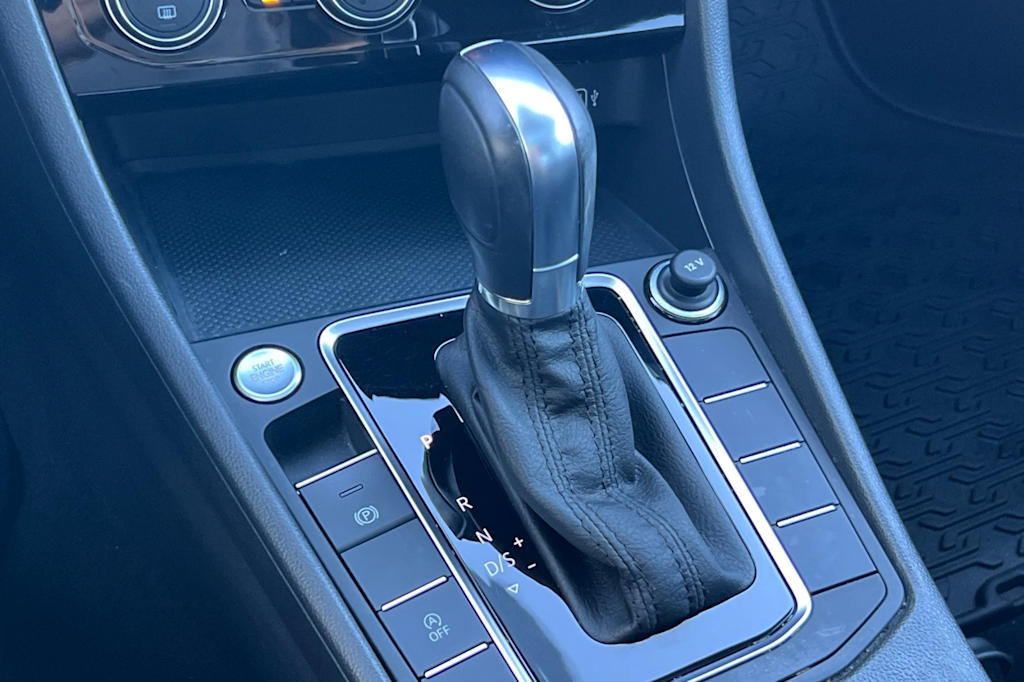 Thumbnail: 2019 Volkswagen Jetta - 14