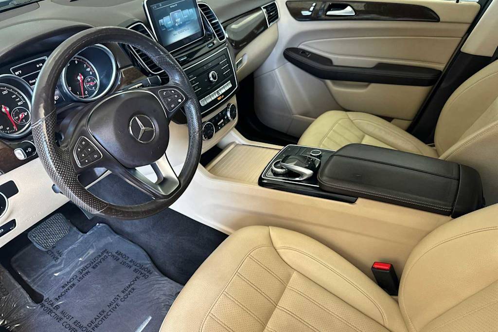Thumbnail: 2016 Mercedes-Benz GLE - 9