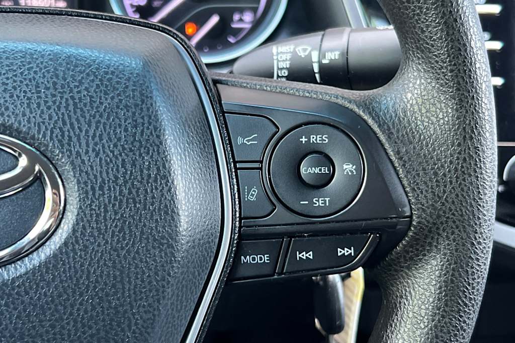 Thumbnail: 2018 Toyota Camry - 27