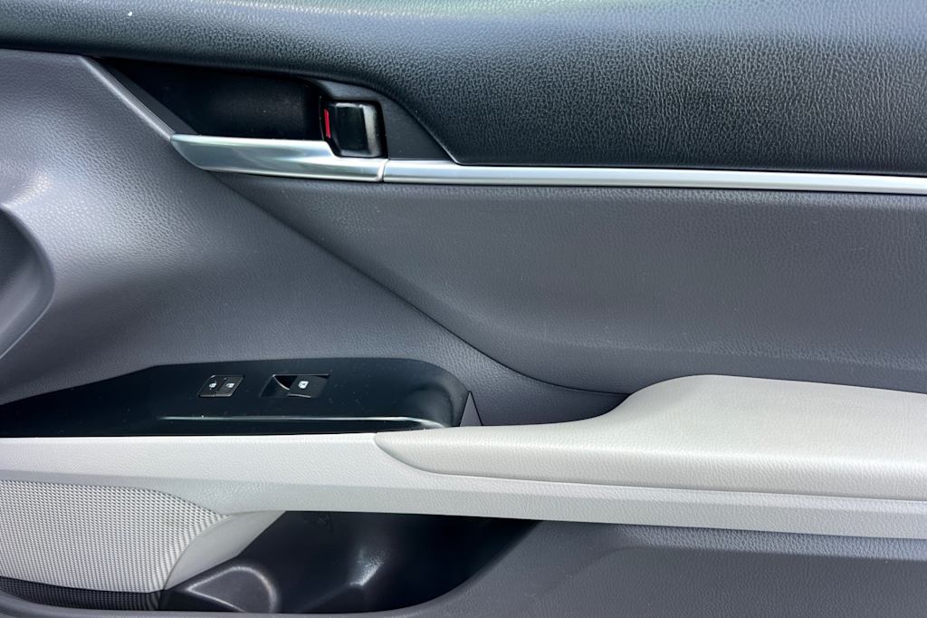 Thumbnail: 2018 Toyota Camry - 22