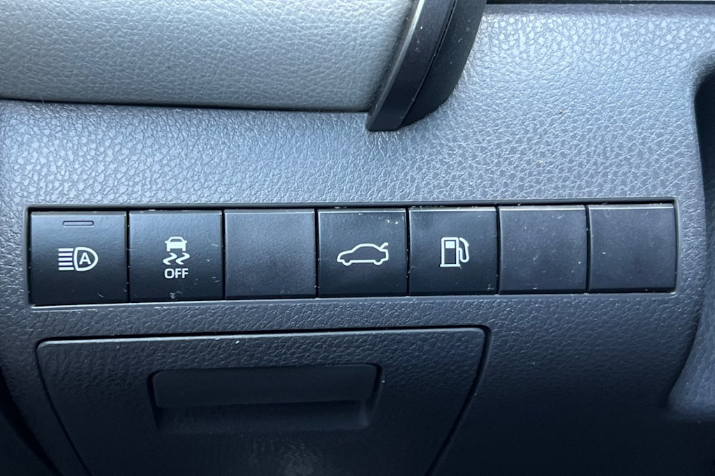 Thumbnail: 2018 Toyota Camry - 29