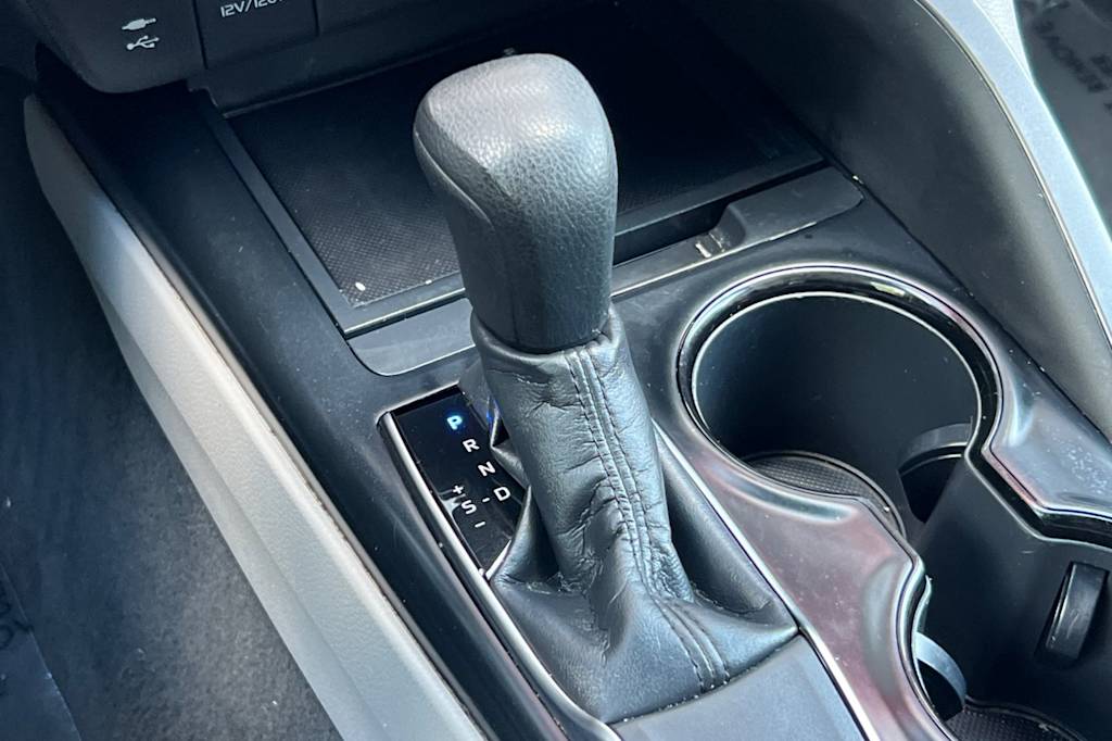 Thumbnail: 2018 Toyota Camry - 14