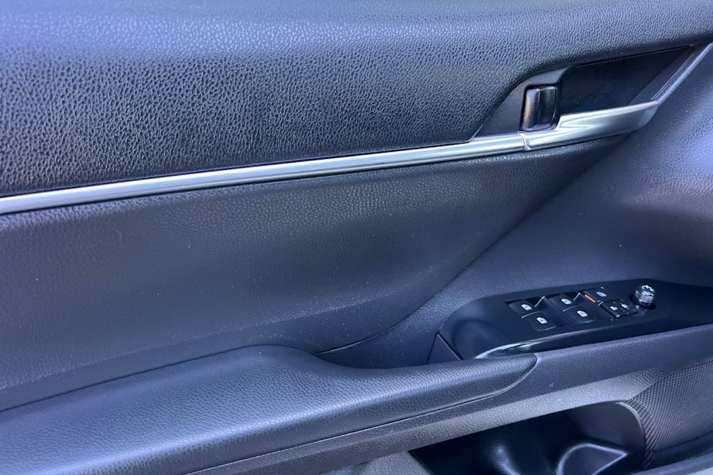 Thumbnail: 2019 Toyota Camry - 21
