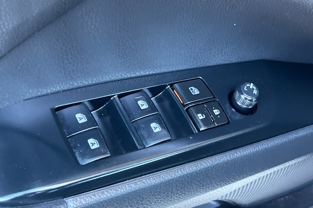 Thumbnail: 2019 Toyota Camry - 7