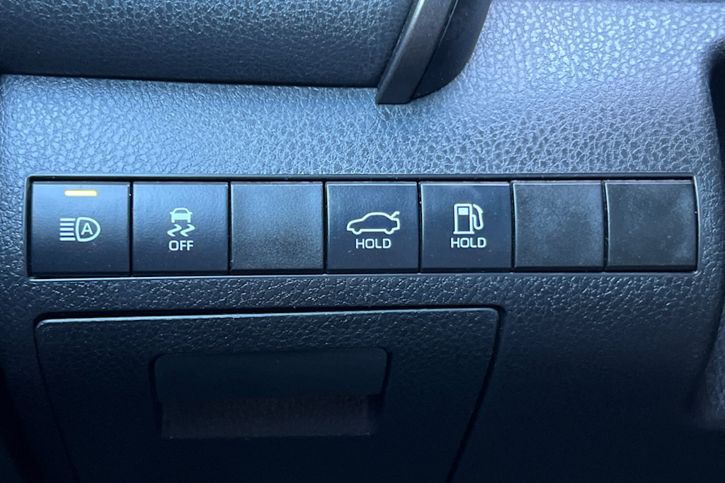 Thumbnail: 2019 Toyota Camry - 30