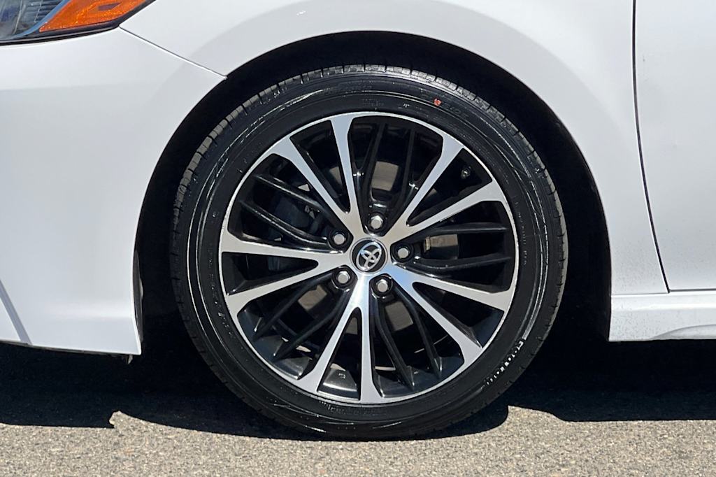 Thumbnail: 2019 Toyota Camry - 8