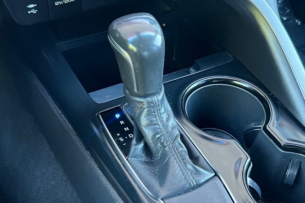 Thumbnail: 2019 Toyota Camry - 15