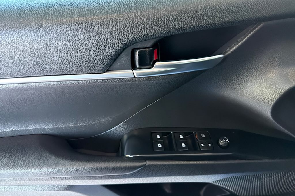 Thumbnail: 2019 Toyota Camry - 20