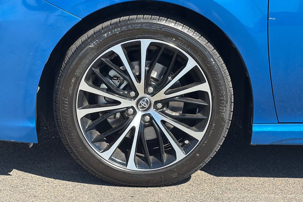 Thumbnail: 2019 Toyota Camry - 8