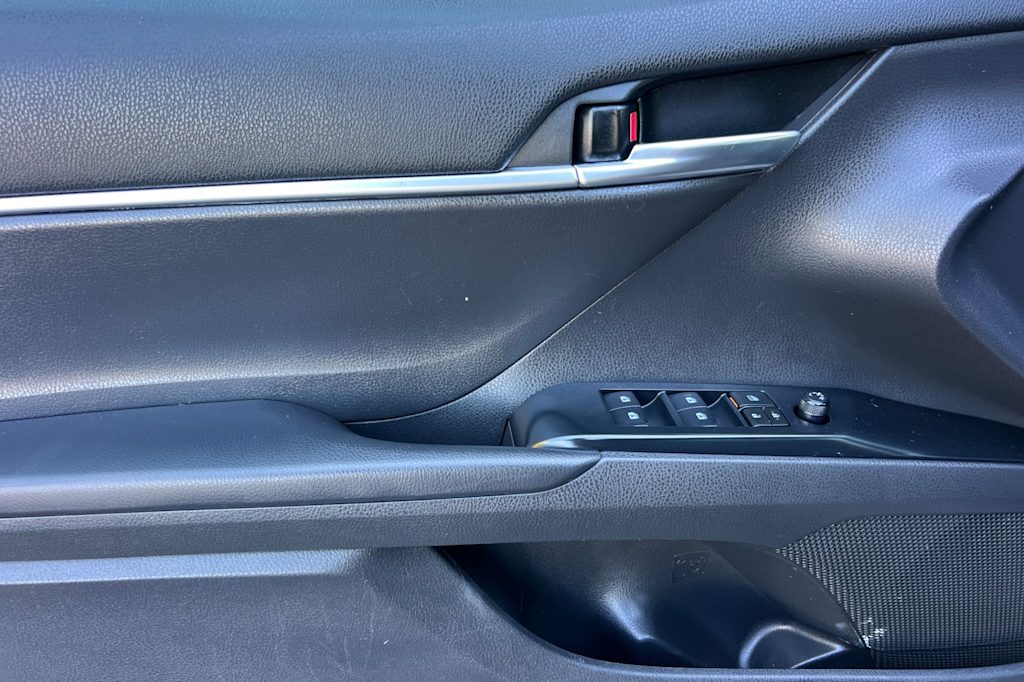 Thumbnail: 2019 Toyota Camry - 20