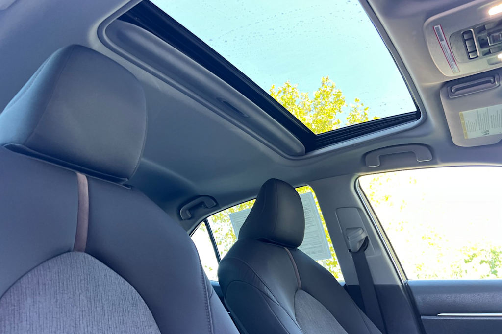 Thumbnail: 2019 Toyota Camry - 22