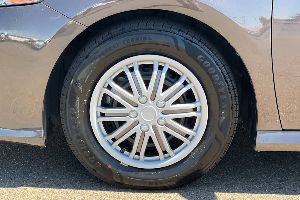 Thumbnail: 2019 Toyota Camry - 8