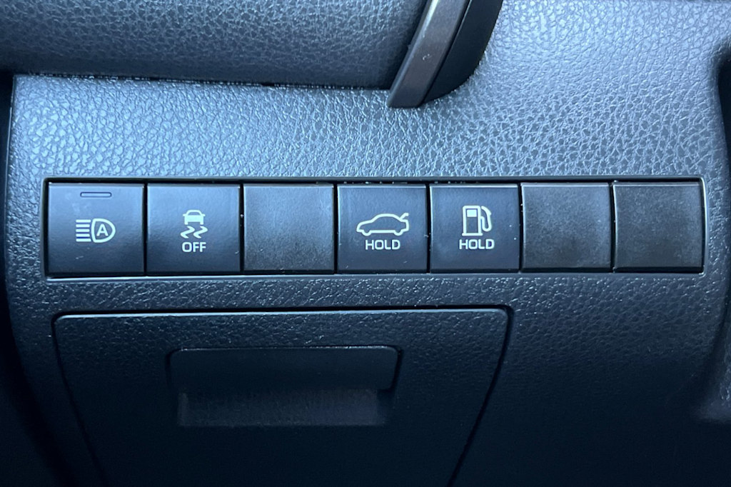 Thumbnail: 2019 Toyota Camry - 31