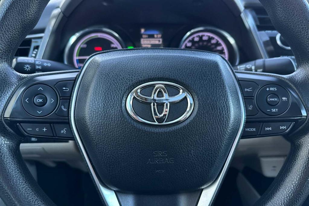 2019 Toyota Camry LE 27