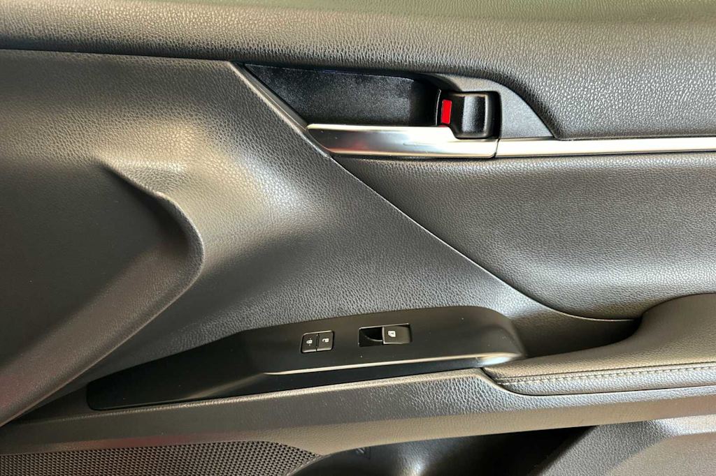 Thumbnail: 2019 Toyota Camry - 24