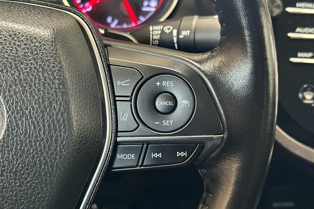 Thumbnail: 2019 Toyota Camry - 30