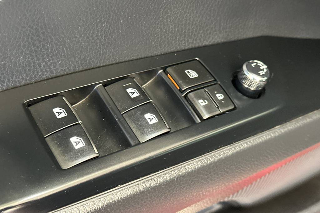 Thumbnail: 2019 Toyota Camry - 21