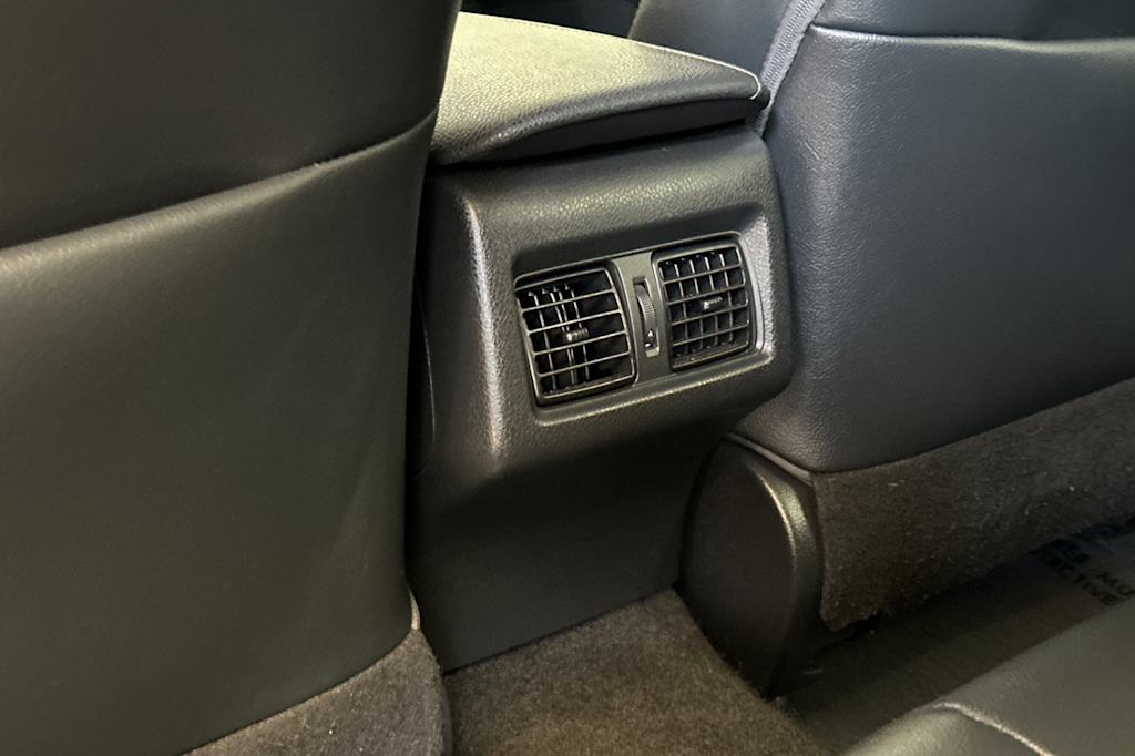 Thumbnail: 2019 Toyota Camry - 22