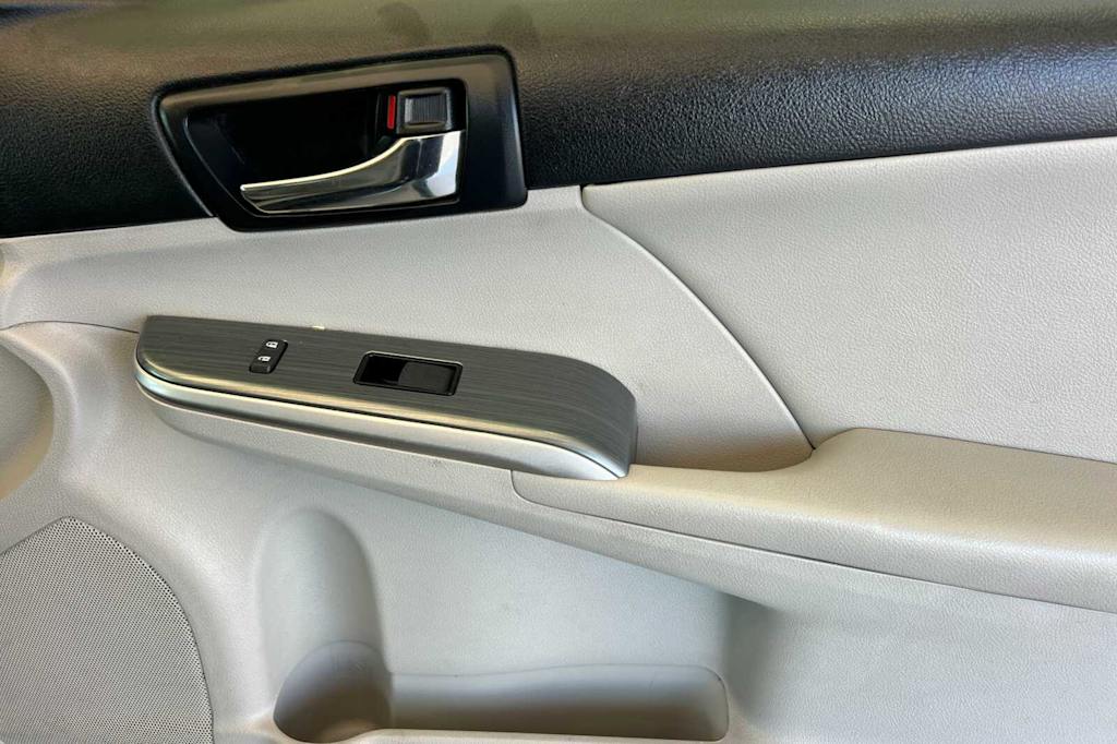 Thumbnail: 2014 Toyota Camry - 22