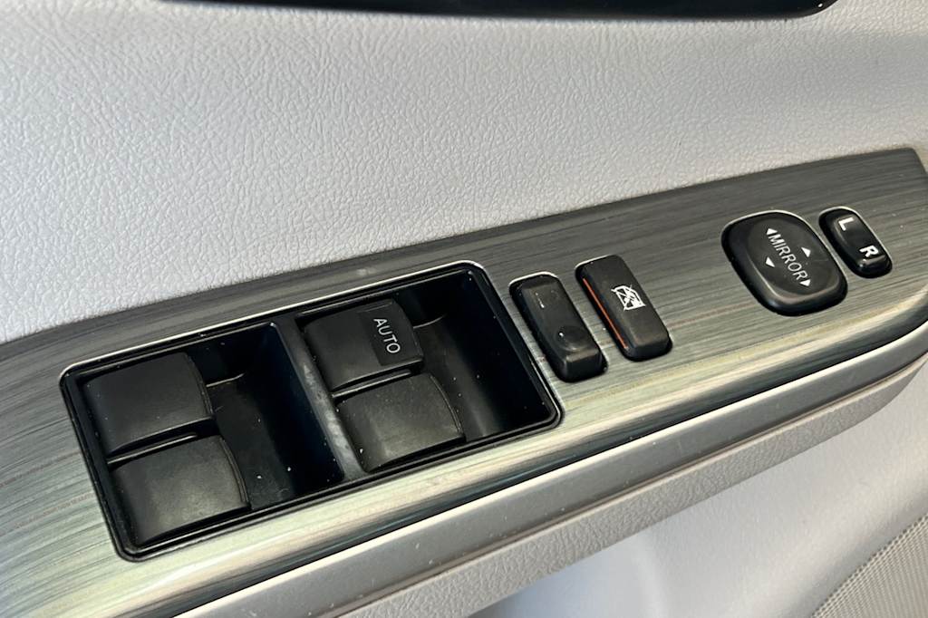 Thumbnail: 2014 Toyota Camry - 20