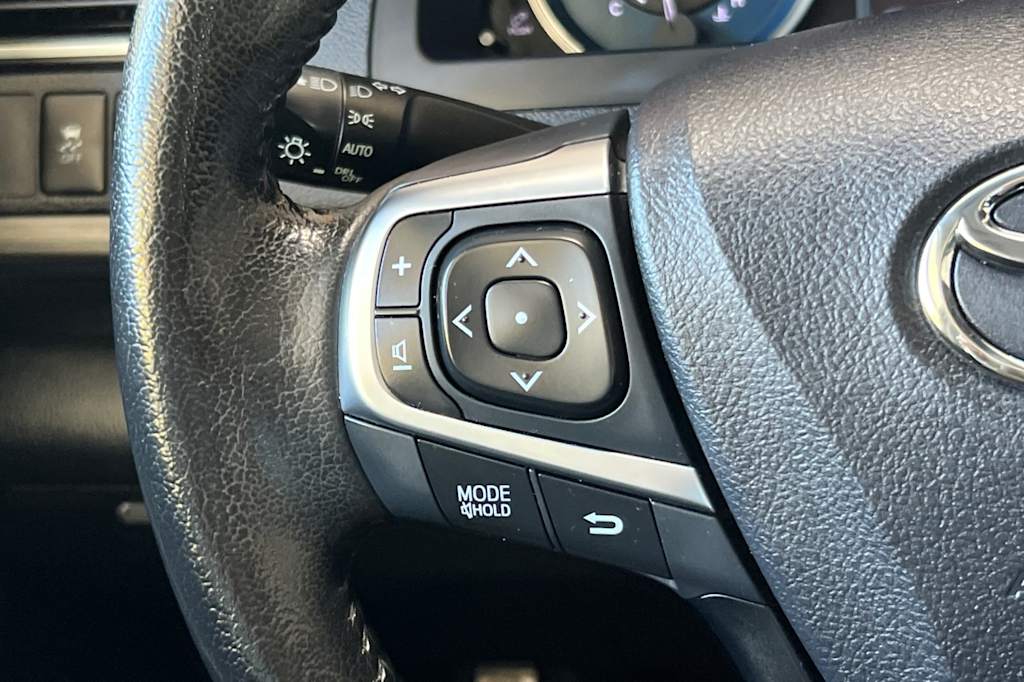 Thumbnail: 2015 Toyota Camry - 29