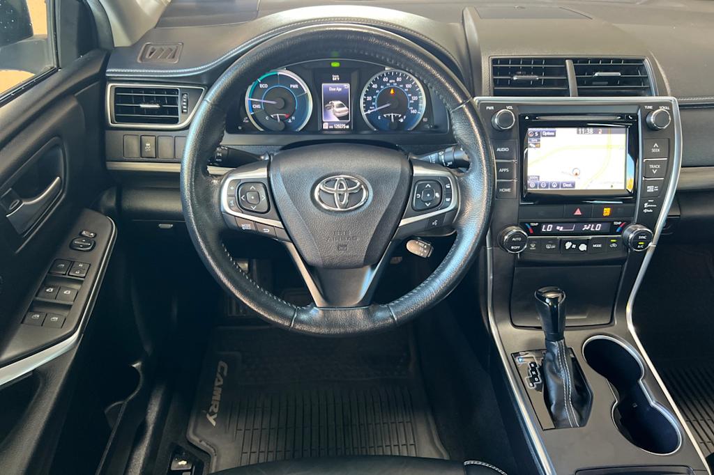 Thumbnail: 2015 Toyota Camry - 10
